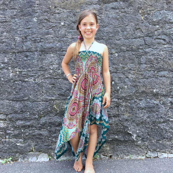 luftiges Kleid mit Fransen für Mädchen mit schönem Muster, Elfenkleid, Zipfelkleid, Sommerkleid, Kinderkleid