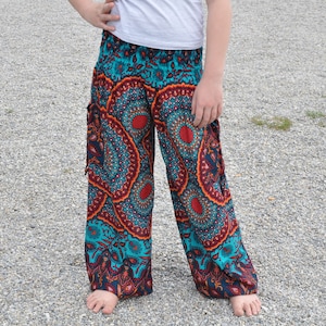 colorful kids pants with two pockets