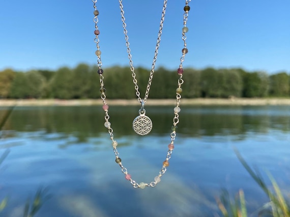 Silberkette mit Turmalin Perlen und kleinem Blumenanhänger