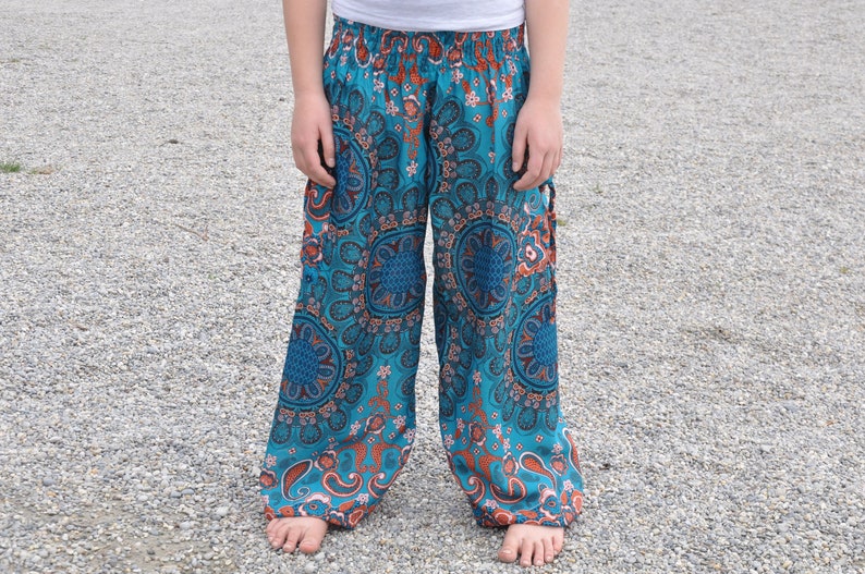 sarouel à motifs orange turquoise pour enfant, pantalon enfant, pantalon aéré pour enfant image 6