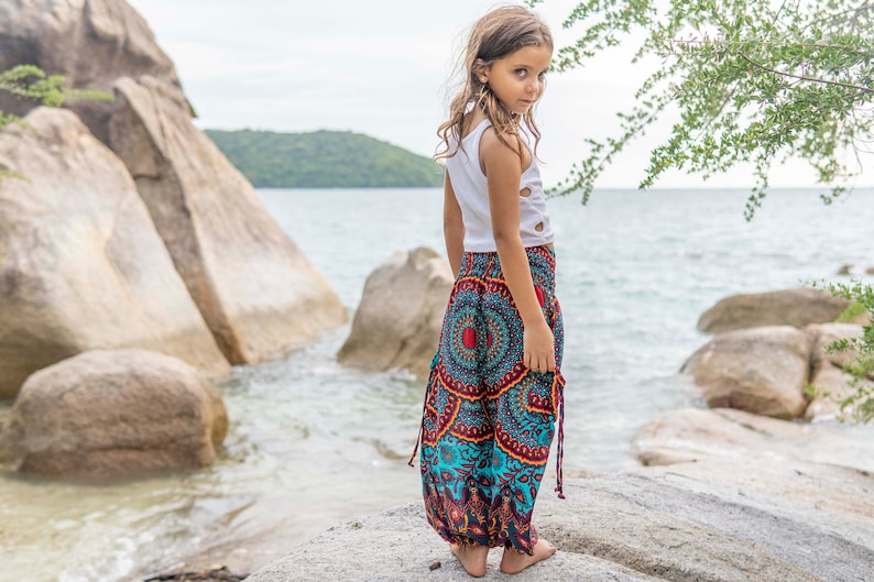 rot orange türkis gemusterte Pluderhose für Kinder, Kinderhose, luftige Sommerhose für Kinder Bild 4