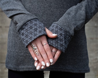 knitted pullover with thumbholes in grey