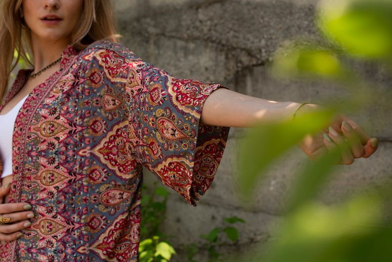 red pink patterned kimono, blouse, wrap, light jacket image 2