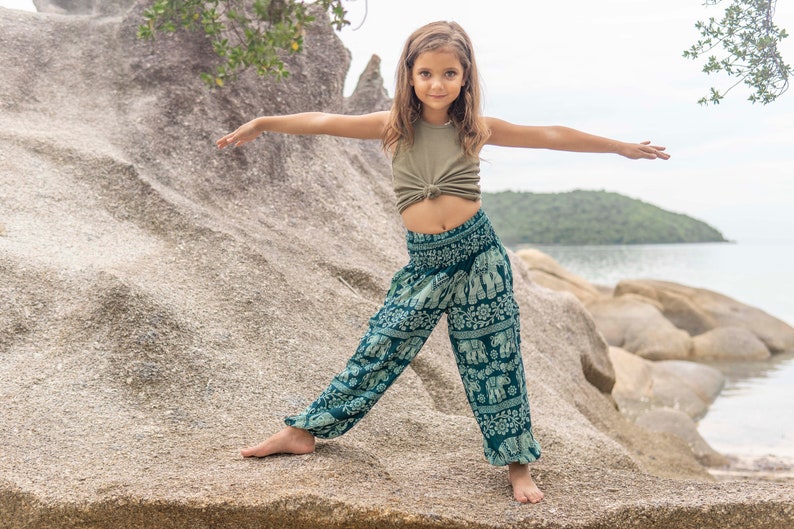 Pluderhose türkis mit Elefanten für Kinder, Kinderhose, luftige Sommerhose für Kinder, Elefantenhose Bild 2