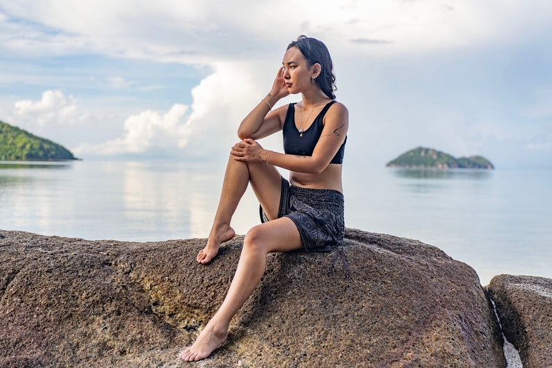 Airy, light summer shorts with a mandala pattern in black image 4