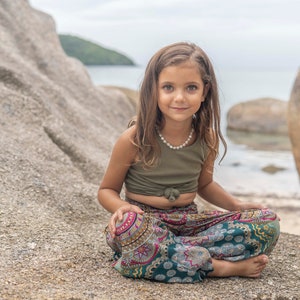 bunte Pluderhose geblümt für Kinder, Kinderhose, luftige Sommerhose für Kinder Bild 2