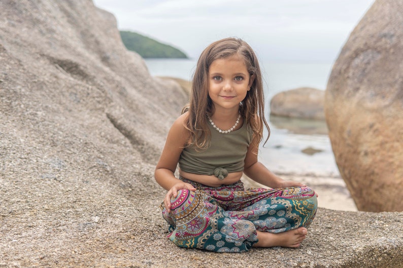 bunte Pluderhose geblümt für Kinder, Kinderhose, luftige Sommerhose für Kinder Bild 2