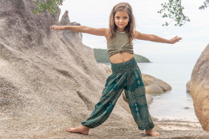 Turquoise harembroek met filigraanmotief voor kinderen, kinderbroeken, luchtige zomerbroeken voor kinderen afbeelding 3