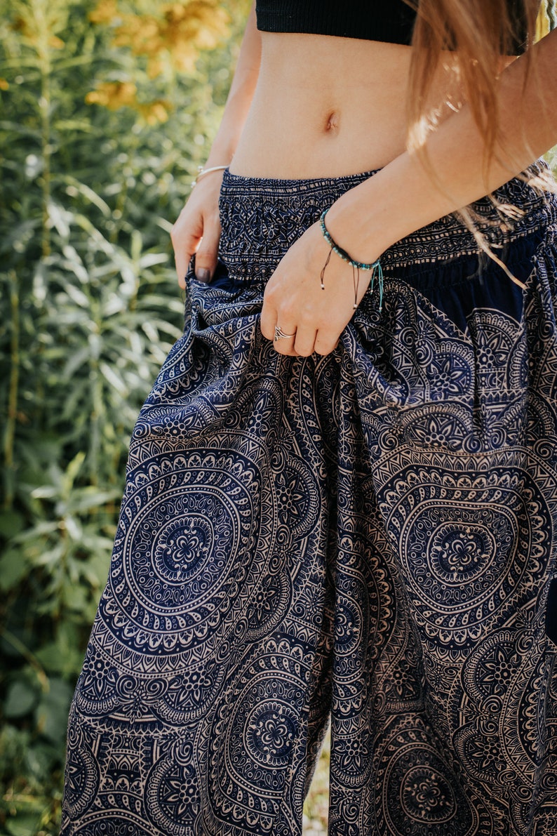 pants with mandala pattern in dark blue image 9