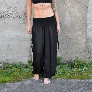 pants black with side pockets image 10