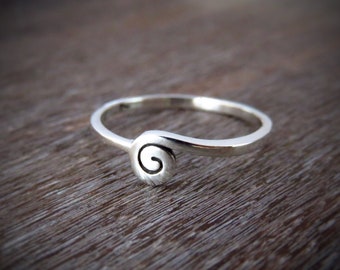 schlichter Silber Ring mit Spirale
