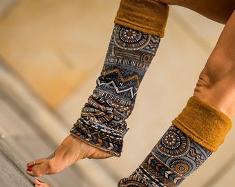 Boho Reversible Legwarmers – Yoga & Dance Leg Warmers, 4-in-1 Design for Women in Beige / Patterned