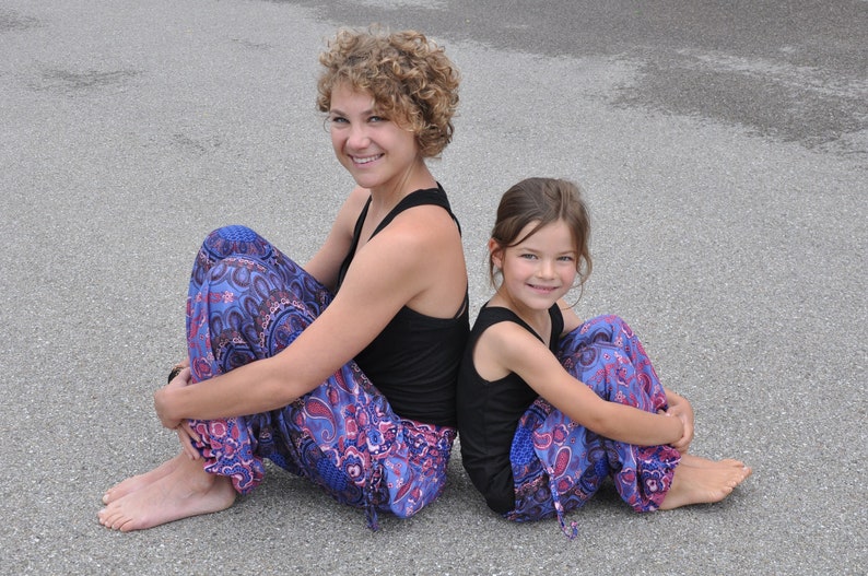 rosa lila gemusterte Pluderhose für Kinder, Kinderhose, luftige Sommerhose für Mädchen Bild 9