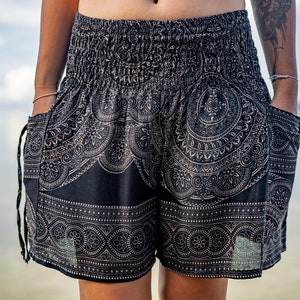 Airy, light summer shorts with a mandala pattern in black image 5