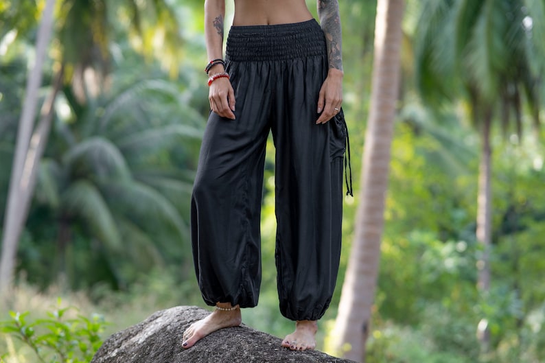 pants black with side pockets image 1