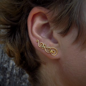 Orecchini Earclimber realizzati con piccole spirali, earclimber, earcrawler, orecchini da alpinista immagine 7