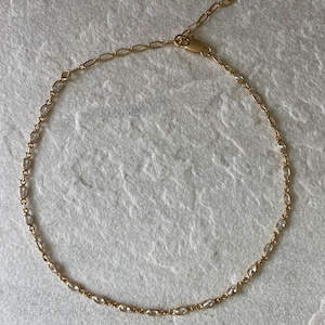 Petite Aurora Choker: Colar de zircônia cúbica banhado a ouro 24k