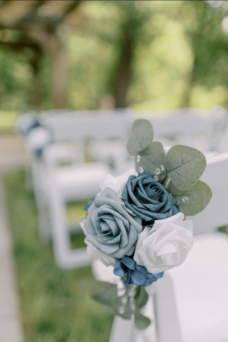 Dammiga blå skräddarsydda gångblommor – Blomsterdekorationer för bröllop, möhippa och babyshower, rustika eller bohemiska evenemangsdekorationer bild 1