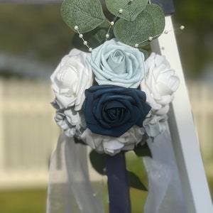 Dammiga blå skräddarsydda gångblommor – Blomsterdekorationer för bröllop, möhippa och babyshower, rustika eller bohemiska evenemangsdekorationer bild 7