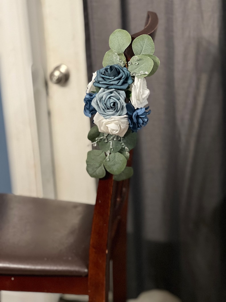 Dammiga blå skräddarsydda gångblommor – Blomsterdekorationer för bröllop, möhippa och babyshower, rustika eller bohemiska evenemangsdekorationer bild 3