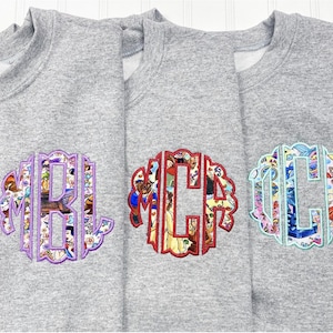 Besticktes Sweatshirt mit Monogramm Märchen