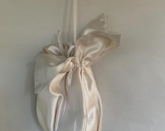 Wedding wrist purse