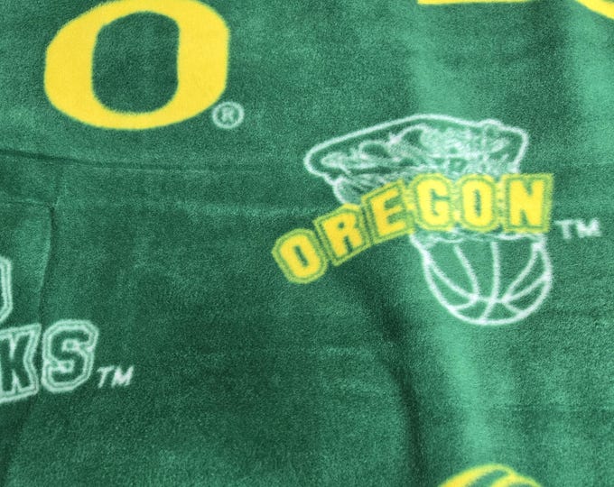 Oregon Ducks FLEECE fabric. See Description for actual measurements available. Officially Licensed