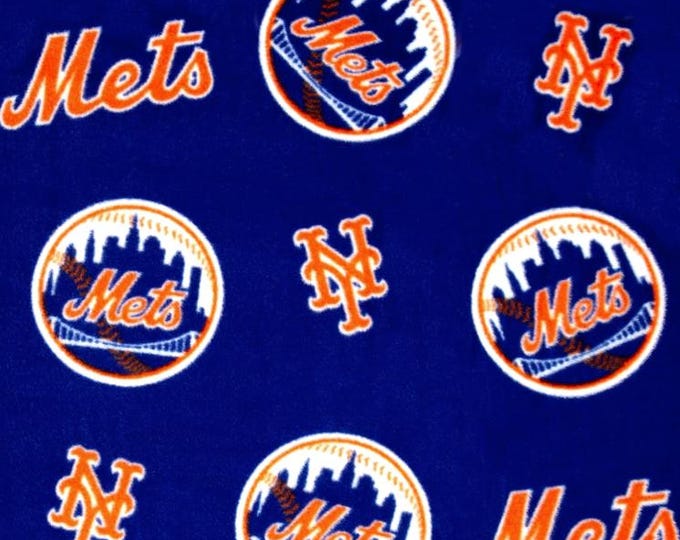 New York Mets Licensed FLEECE fabric. See Description for actual measurements available. Officially Licensed