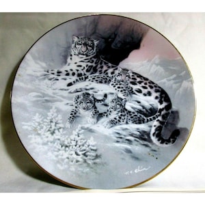 THE SNOW LEOPARD by T C Chiu Porcelain Plate #3578A Knowles Fine China 1991