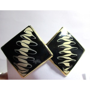 Goldtone w/Black&White Enamel Art Deco 1.5&quot; Square Art Deco Clip Earrings