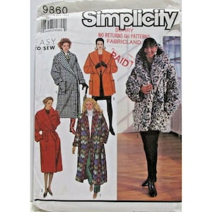 Könnte beinhalten: Ein Simplicity Schnittmusterumschlag mit der Nummer 9860, der Illustrationen von vier verschiedenen Mantelstilen zeigt. Die Entwürfe umfassen einen langen Hahnentrittmantel, einen einfarbigen orangefarbenen Mantel, einen langen karierten Mantel und einen Kapuzenmantel aus Leoparden-Kunstfell.