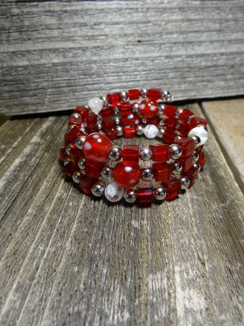 New....red Sweet Heart Polka Dotted Glass Beaded Memory Wire - Etsy