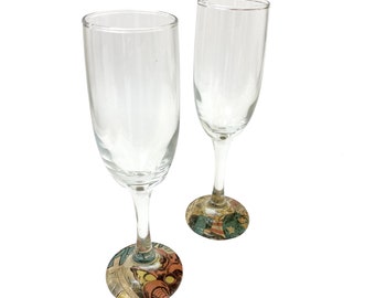 Set of 2 Wedding Superheor Champagne Flutes - Superhero Personalized Champagne Glasses - Wedding Toasting Flutes - Custom Champagne Flutes