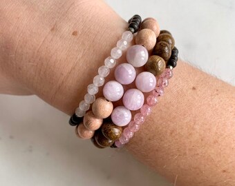 Beautiful Polished KUNZITE Healing Beads w/Rose Wood Beaded Bracelet// Stacking Bracelet// Statement Bracelet// Healing// Kunzite Jewelry