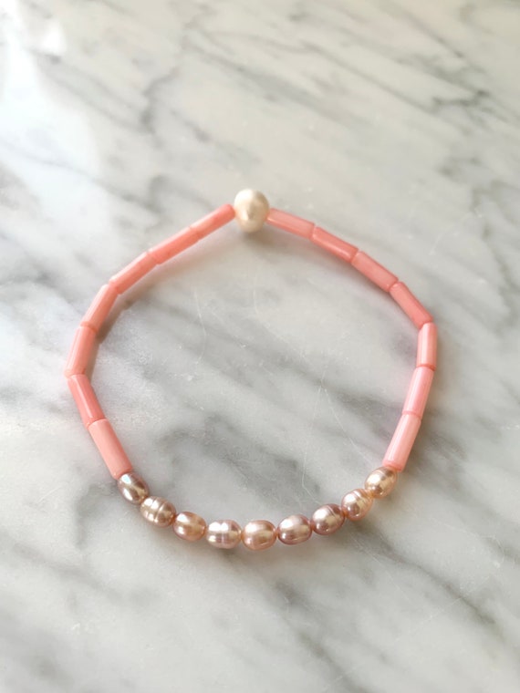 Genuine Vintage PINK CORAL + PEARL Beaded Healing Bracelet// Stacking Bracelet/ Nautical Bracelet// June Birthstone Jewelry// Mermaid Vibes