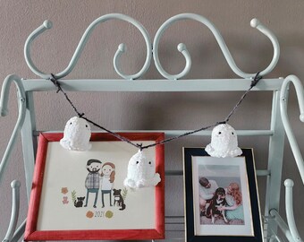 Crochet Ghost Garland | Beginner Pattern | Quick Crochet Pattern | Last Minute Halloween Crochet | Ghost Amigurumi Pattern