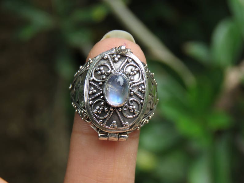 925 Silver Oval Poison Ring with Rainbow Moonstone LR-780-DG
