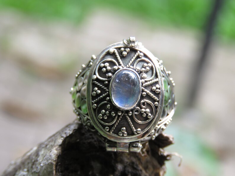 925 Silver Oval Poison Ring with Rainbow Moonstone LR-780-DG