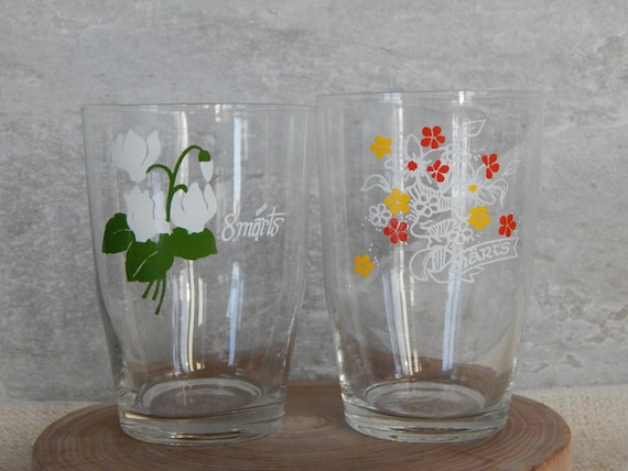 Set of 2 Drinking Glasses or Tumblers With March 8th Girl  display picture 1