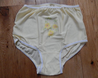 Vintage Ladies Underpants Vintage Yellow Knickers Polyester Underpants Size MEDIUM