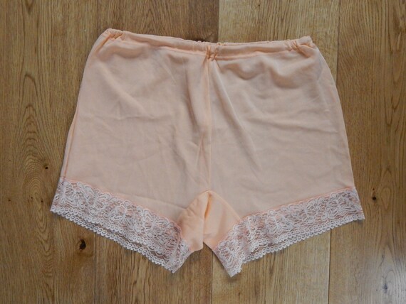 Size MEDIUM  Vintage Underwear Ladies Viscoze Kni… - image 4