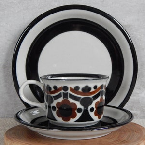 RARE Arabia of Finland RIIKKA Coffee Cup Saucer and Plate Stoneware Trio Design Anja Jaatinen Winquist 1973-1975