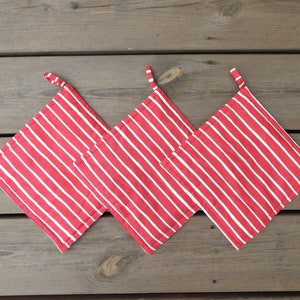 Set of 3 Marimekko Fabric Pot Holder Vuokko Eskolin Nurmesniemi Suomi- Finland Red "Piccolo" fabric 100 cotton 22,5 x 22,5 cm
