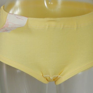 Vintage Underwear Ladies Unused Yellow Cotton Knickers with Factory Tag  Underpants Made in  era Size MEDIUM