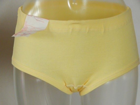 Vintage Underwear Ladies Unused Yellow Cotton Knickers With