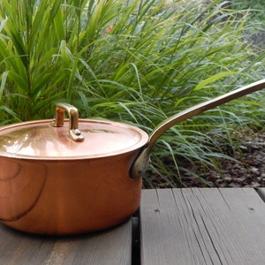 Vintage Copper Cookware Casserole with Lid and long handle / Pot/ Serving Pot, Gourmet Kitchenware 1970 s. Holds 1,5 Liters