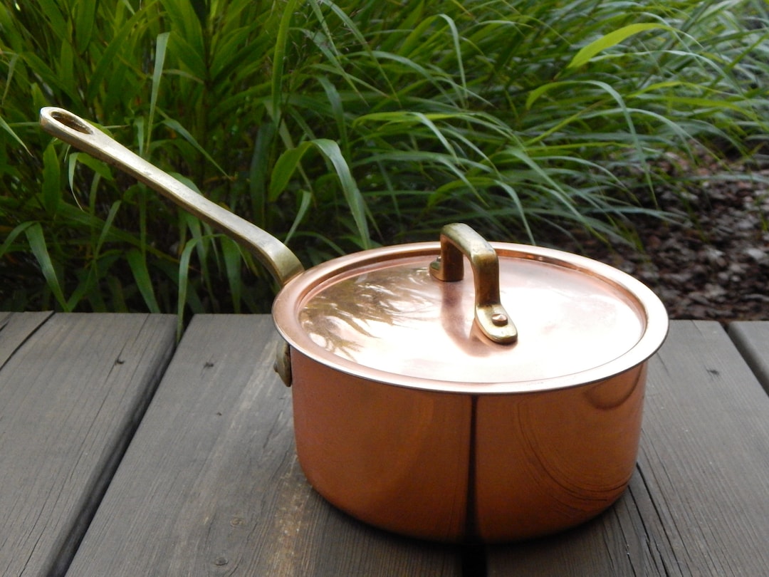 Gallery Detail: Vintage Copper Cookware Casserole With Lid And Long Handle Pot