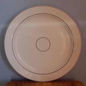 Assiette plate blanche Gustavsberg, décor cercle marron Suède, vaisselle scandinave