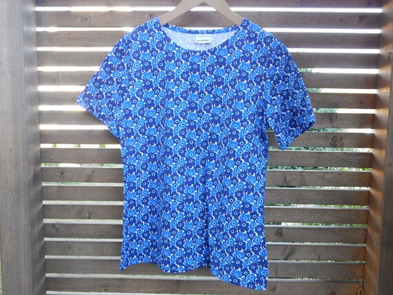 Marimekko Unikko T- shirt Blue White Ladies short… - image 10