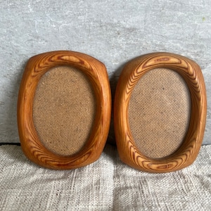 Set of 2 Swedish Vintage Oval Wooden Pine Picture Frames/ Photo Frame Wall Decor Home Decor